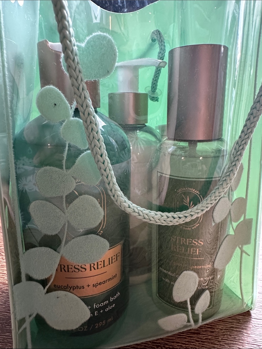NWT Bath & Body Works Aromatherapy 'Stress Relief' Green Spa Gift Set